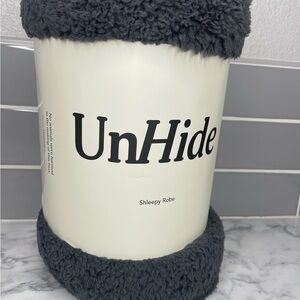 BRAND NEW Shleepy Robe Everywear Blanket™ Color: Charcoal Charlie COZY